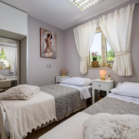 Vidova Villa *